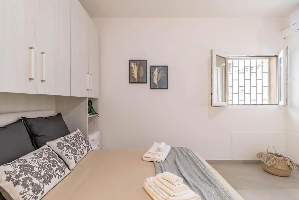 ¤Charme Di Bari¤ Intero Apt Con Design Moderno E Centrale 아파트 바리